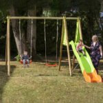Portique bois et métal - 2,30m - ARROBA TRIGANO - 2 balançoires et 1 toboggan 2,63m -